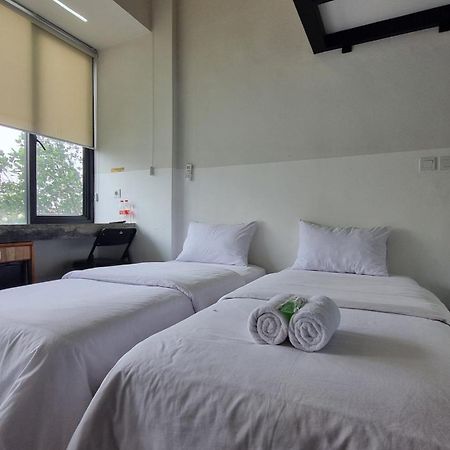 Guest House 555 Nki South Tangerang Bagian luar foto