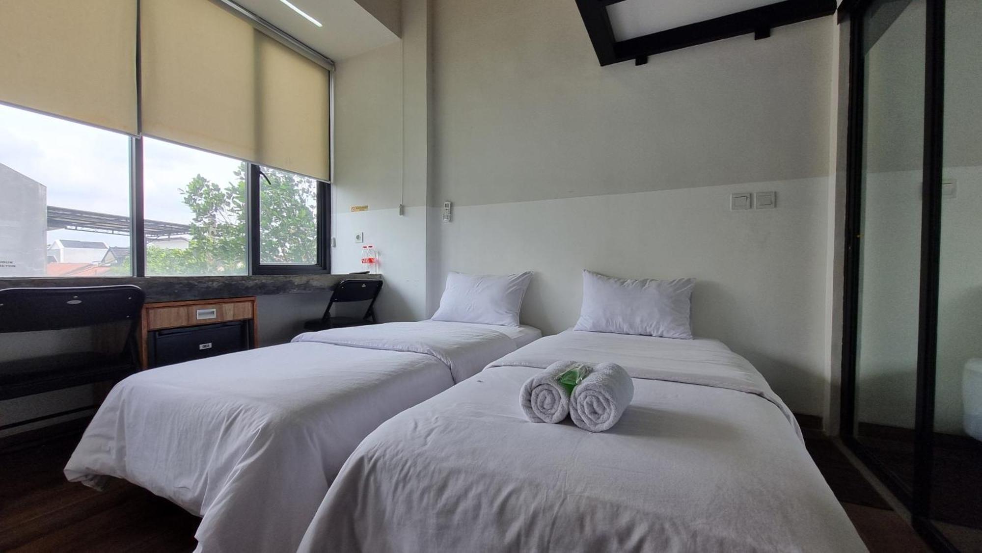 Guest House 555 Nki South Tangerang Bagian luar foto